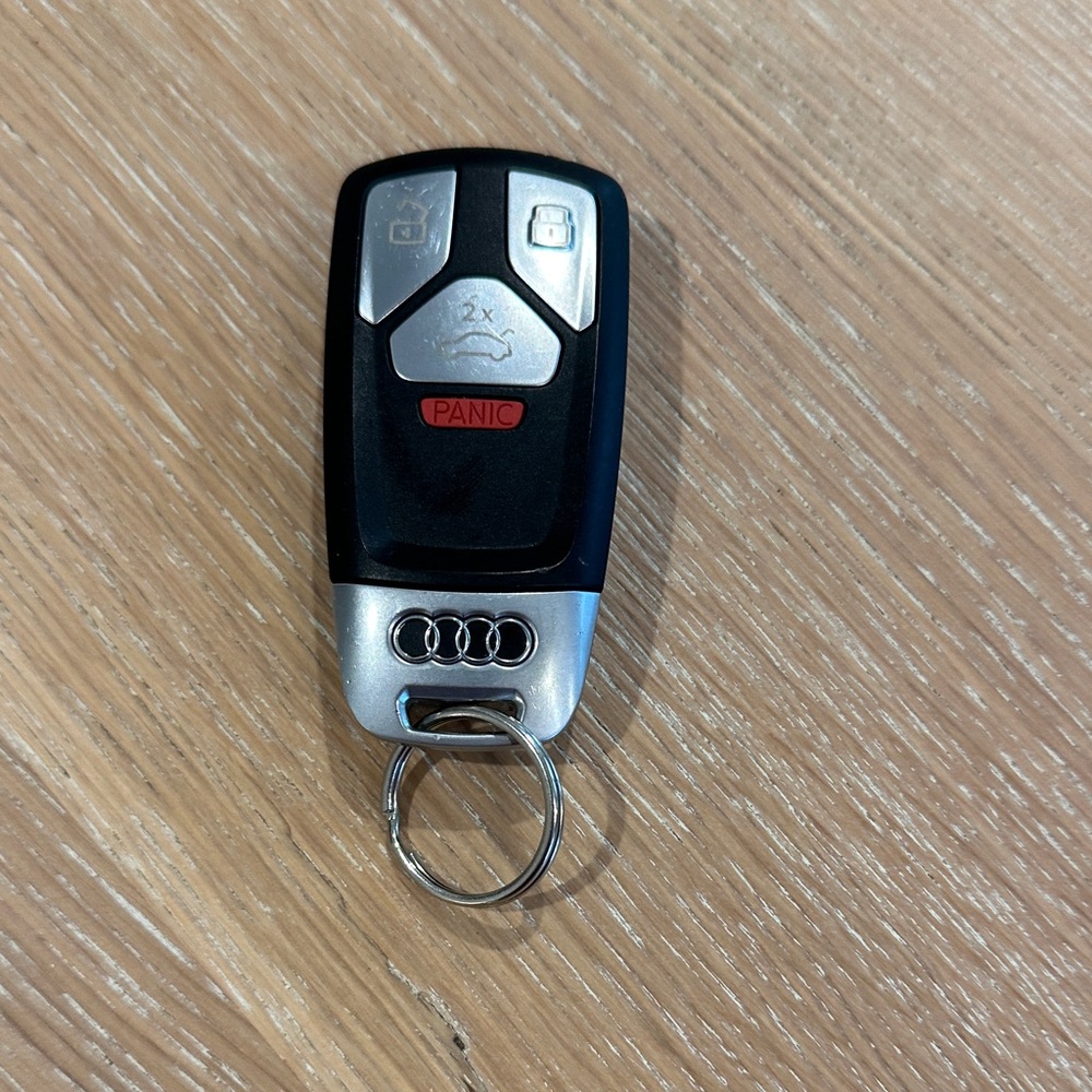 Audi Key Fob and Key Set - Picture 2 of 4